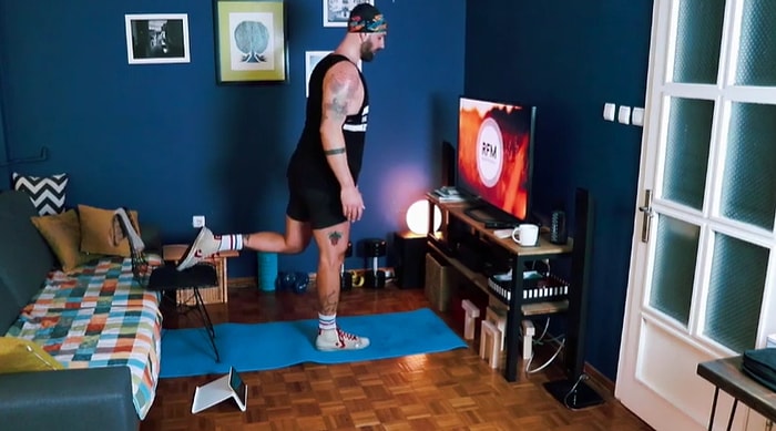 Karantina Döneminde Evde Kalça, Bacak ve Yağ Yakımı İçin Oldukça İşinize Yarayacak Egzersizler