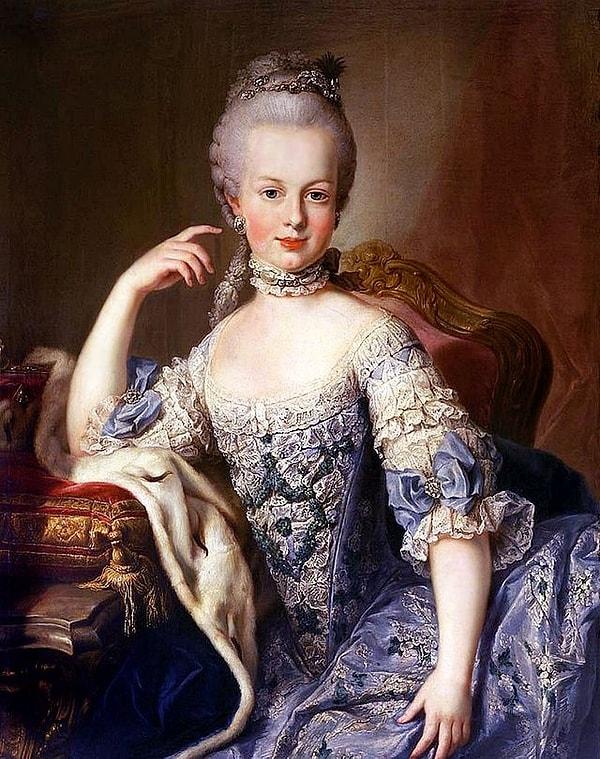 11. Marie Antoinette, 'Ekmek bulamazlarsa pasta yesinler.' sözünün sahibi değildir.
