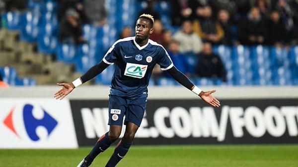 5. Ligue 1 ekiplerinden Montpellier'nin genç oyuncusu Junior Sambia'nın koronavirüs nedeniyle yoğun bakıma kaldırıldığı duyuruldu.