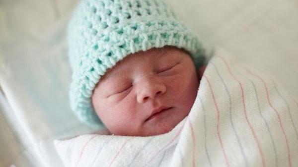 Yeni doğan bebekler sürekli şapka mı takmalı?