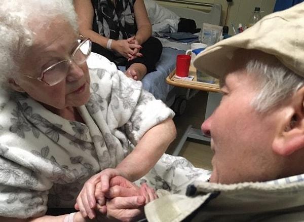 90 yaşındaki Bill Dartnall, 81 yaşındaki eşi Mary'nin koronavirüsten öldüğünü öğrendikten sonra oksijen maskesi kullanmayı reddetti.