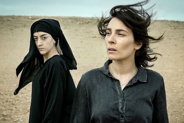 Netflix, bu yıl yayına giren oldukça etkileyici ve bir o kadar da gerçeklerle örülü İsveç yapımı Kalifat isimli diziyle karışımızda. Dizi, hem İsveç'te hem de diğer Avrupa ülkelerinde izlenme rekorları kırıyor.