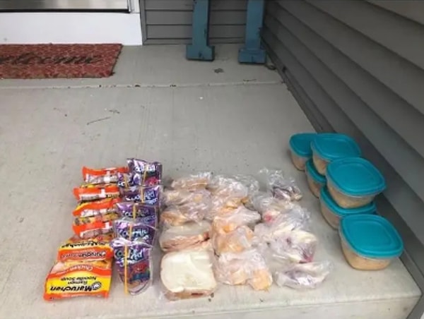 15. Женщина, которая готовит обеды для своих студентов: