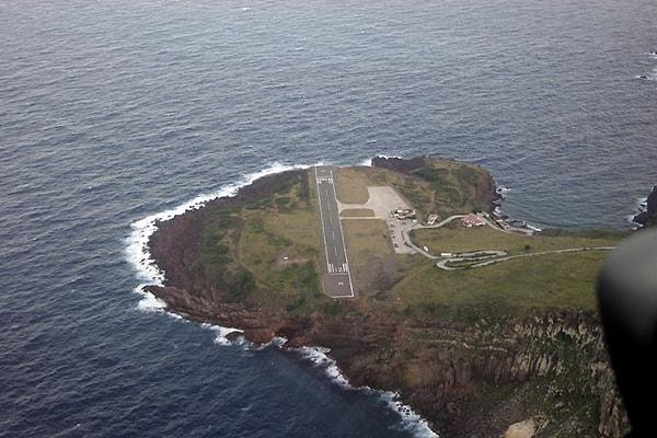 4. Saba Adası dünya üzerindeki en kısa ticari uçak pistine sahip.