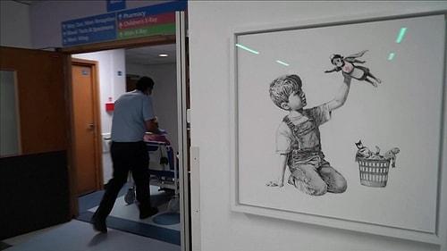 Sokak Sanatçısı Banksy, Bir Hastaneye Resim Hediye Etti