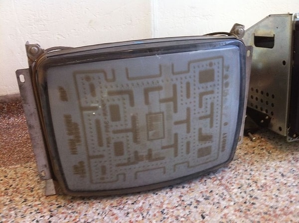 11. Birisi o kadar çok PacMan oynamış ki oyun tüplü televizyonun ekranını yakmış.