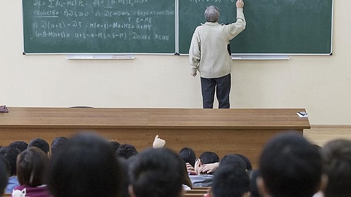 Üniversite Öğrencilerine Verilen Burs 'Kamu Zararı' Diye Kesildi, Ödenen Para Faiziyle İstendi