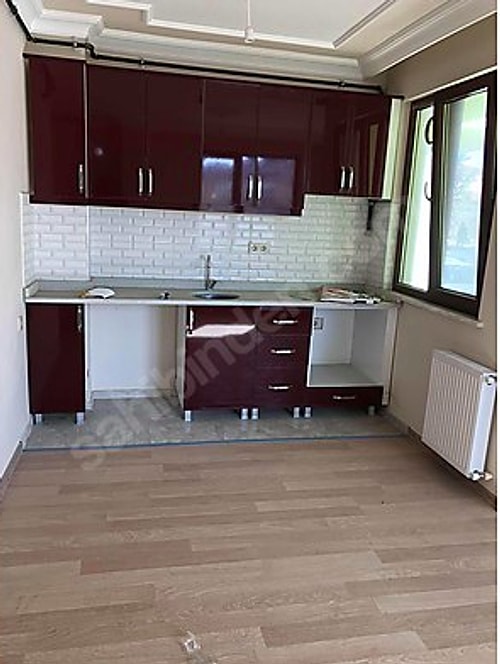 İstanbul Çekmeköy'de de böyle bir ev buldum fakat odaları çok küçük. Odalara sadece yatak koyabilirsiniz. Yine de yukarıdaki eve göre iyi diyebiliriz. En fazla alabileceğiniz de bu evdir.