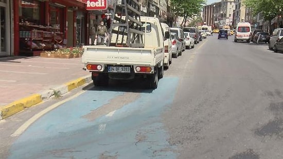 İstanbul'da Bisiklet Sürenlerin Çilesi Bitmiyor: Yollar, Magandaların İşgali Altında