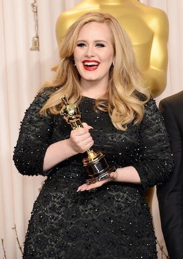 "Bu Adele ve nasıl yaşamak istediği ile ilgili bir durum. O hala birlikte büyüdüğümüz ve sevdiğimiz Adele."