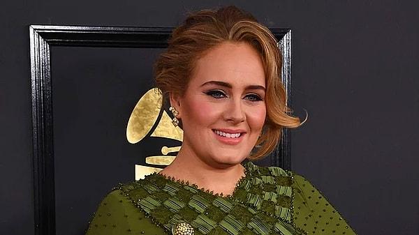 Hüzünlü şarkılarıyla her döneme damga vuran şarkıcı Adele'i hepimiz biliyoruz...