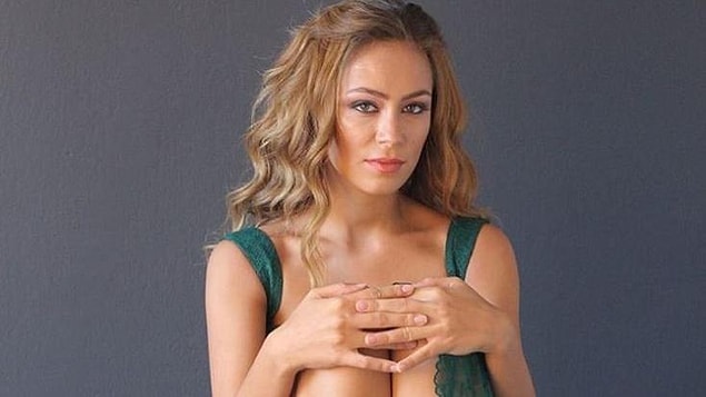 Instagram'da yaptığı paylaşımlar da ilgi görmektedir.