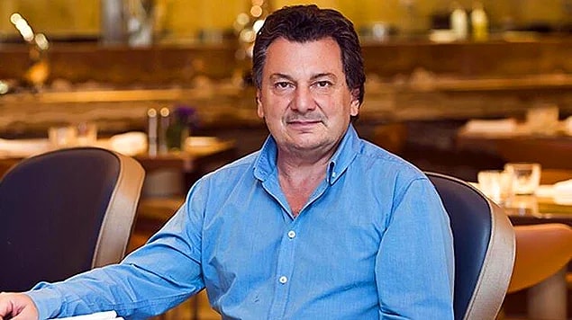 Vedat Bey gastronomi alanında olduğu kadar, sosyal medya alanında da uzman bir isim artık. Çoğu zaman yazdıklarıyla hepimizi gülmekten kırıp geçiriyor.