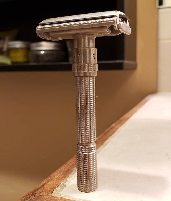 15. «Этой бритве Gillette Slim 56 лет, и она до сих пор отлично бреет. Я купил ее за 15 долларов на eBay».