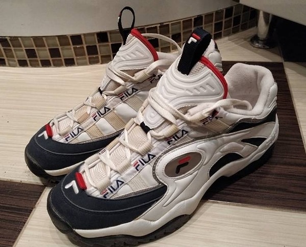 7. «Я рассматривал старое барахло и нашел сумку с совершенно новыми кроссовками, на которых даже была бирка. Моя бабушка купила их для моего отца в Италии в 90-х».