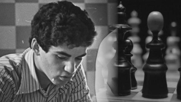 1985'te Garry Kasparov 22 yaşındayken, en genç dünya şampiyonu unvanını almıştır.
