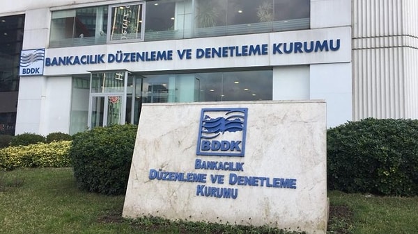 Yani 100 gr ve üzerinde altın alım işlemi gerçekleştiriyorsanız altının hesabınıza aktarılması veya kullanıma açılması için 1(bir) iş günü beklemeniz gerekiyor.