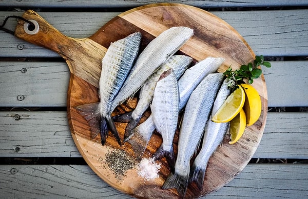 11. Как мы уже упоминали в предыдущей статье, термин "пескетарианство" используется для диеты без мяса, кроме рыбы.