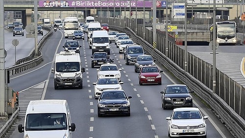 İstanbul'da Yolda Geçen 1 Saatin 45 Dakikası Trafikte Harcanıyor