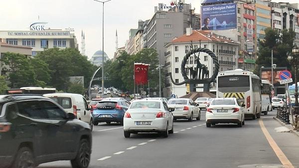Ankara'da da uzun bir aradan sonra ilk kez trafik yoğunluğu yaşandı