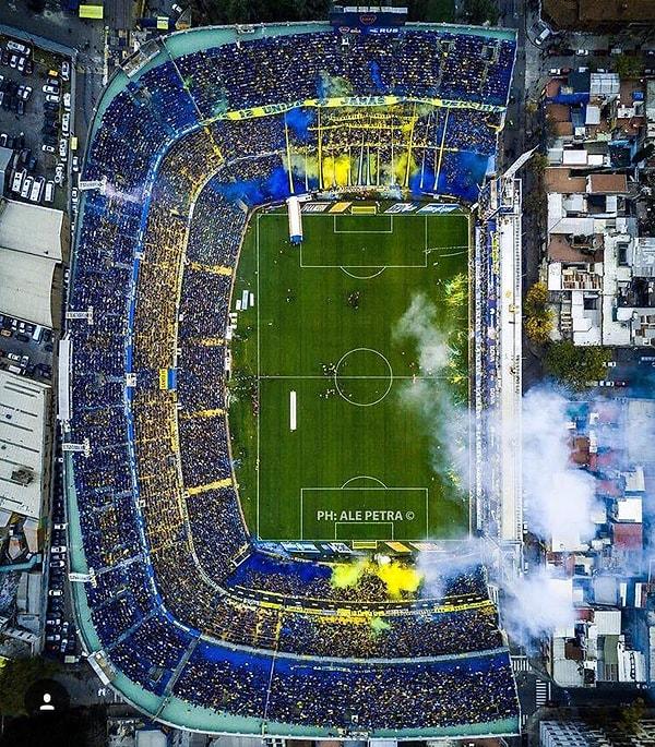 1. La Bombonera (Boca Juniors)