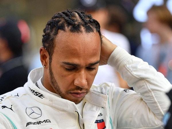 8. F1 camiasına seslenen Lewis Hamilton: "Sessiz kalanları görüyorum. Bazılarınız en büyük yıldızlardansınız ve bu adaletsizliğe sessiz kalıyorsunuz. Beyazların baskın olduğu endüstrimiz herhangi biri tepki gösteremiyor. Siyah tek kişi benim ve tepkiyi yalnızca ben gösteriyorum."