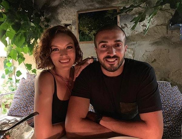 11. Uzun süredir aşk yaşayan sevilen oyuncu Ezgi Mola ile sevgilisi Mustafa Aksakallı'nın eylül ayında evlenecekleri iddia edildi!