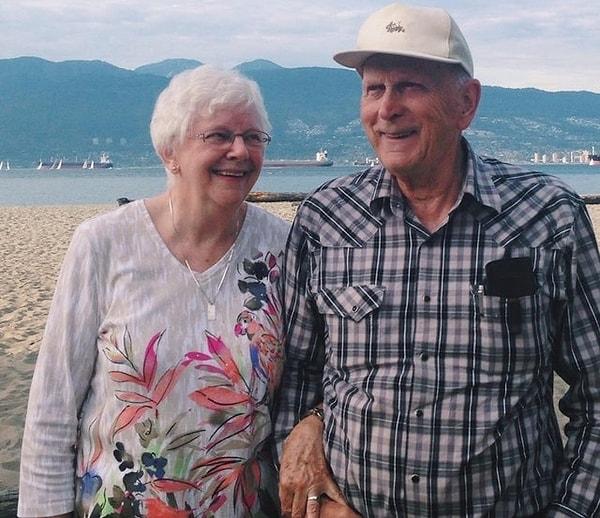 14. "Ergenlik yıllarında çıkmışlardı. Sonra farklı insanlarla evlendiler. 65 yıl sonra ise yine birlikteler! Büyükannem ve erkek arkadaşı."
