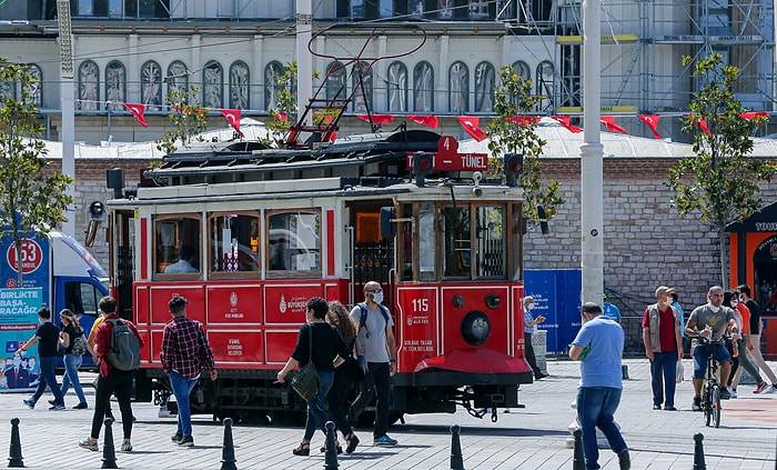 Türkiye'de Koronavirüs: Son 24 Saatte 15 Kişi Hayatını Kaybetti, Vaka Sayısı Yeniden Binin Üzerinde