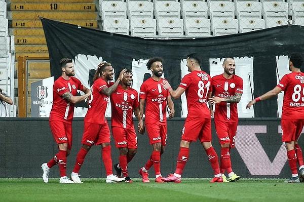 Bu sonuçla Beşiktaş 44 puanda kalırken, Fraport TAV Antalyaspor puanını 33'e yükseltti.