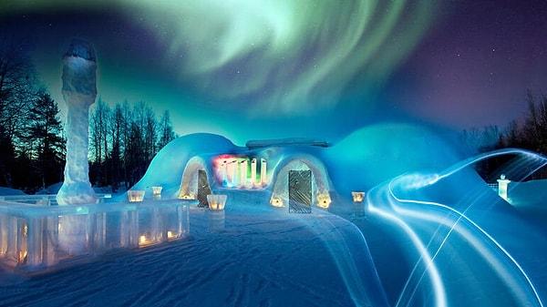 Tamamı buzdan yapılmış bir otel bulunuyor.