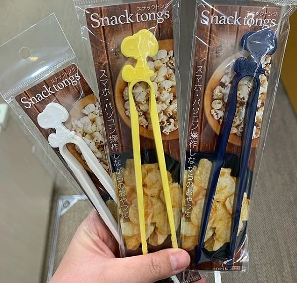 Для попкорна и чипсов есть специальные палочки.