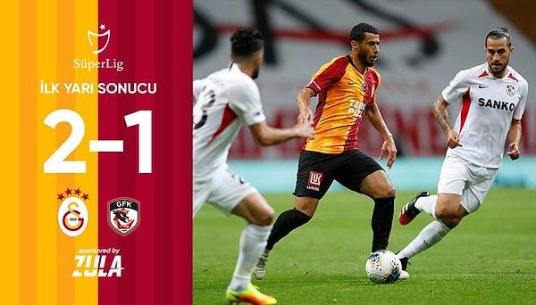 İlk yarı Galatasaray'ın 2-1 üstünlüğüyle sona erdi.