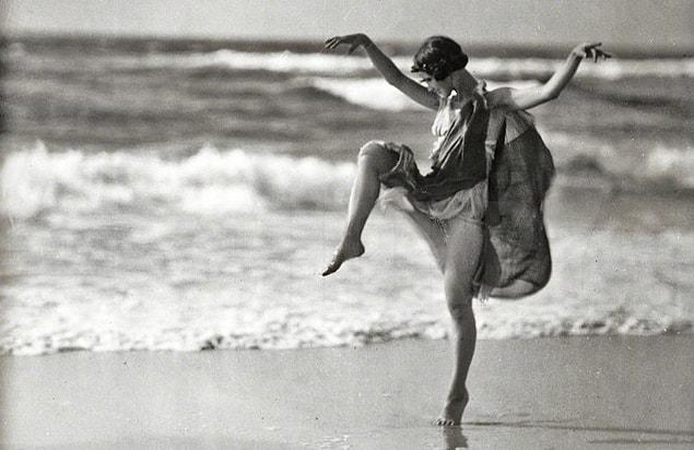 Amerikalı Isadora Duncan, modern dansın yaratıcısı olan kadın olarak tarihe geçen kişiydi.