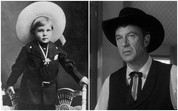 8. Hayatı boyunca iki kez Oscar'ı kazanan ve yüzden fazla filmde rol alan ünlü oyuncu Gary Cooper'ın çocukluğundan belliymiş kovboy filmleri çekeceği.
