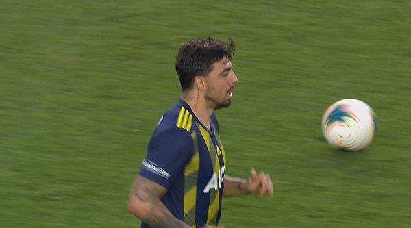 90.dakikada Fenerbahçe Ozan Tufan ile durumu 2-2'ye getirdi.