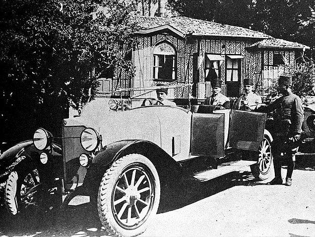 İşte bu yüzden Atatürk, 1921 yılının Haziran ayında Ankaralıların kendisine armağan ettikleri Çankaya'daki bağ evine taşınır.