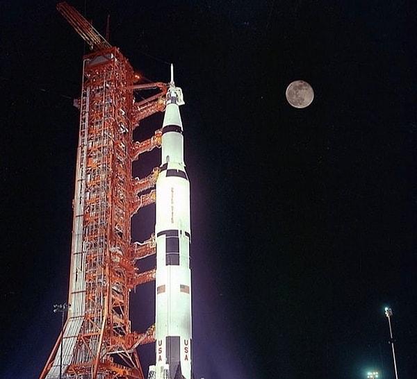 16. Apollo 17'yi görmek güzel, peki onu hedefi olan Ay'la aynı karede görmek?