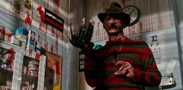 1. Freddy Krueger'ın Elm Sokağı Kâbusu filmindeki süveterinin rengi bilerek o şekilde ayarlanmıştı.