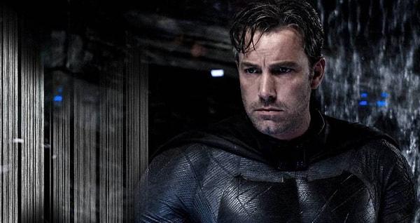 9. Henry Cavill’in Superman rolüne dönme ihtimalinin ortaya çıkmasının ardından Ben Affleck de Batman rolüyle karşımıza çıkabilir.