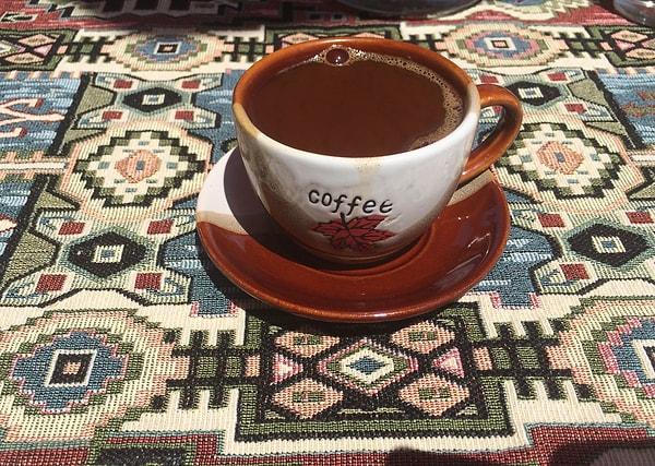 13. Son olarak da bir de bizim Türk kahvesi olarak içtiğimiz Ermenistan'da Ermeni kahvesi, Yunanistan'da da Yunan kahvesi olarak biliniyor.