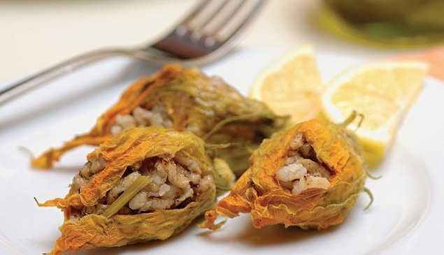 3. Tam mevsimindeyiz: Kabak çiçeği dolması