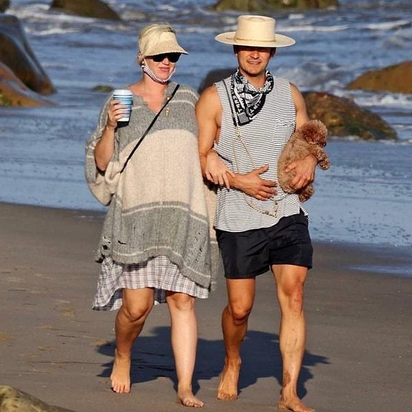 7. Katy Perry ve nişanlısı Orlando Bloom, sahilde yürüyüş yaparken görüntülendi!