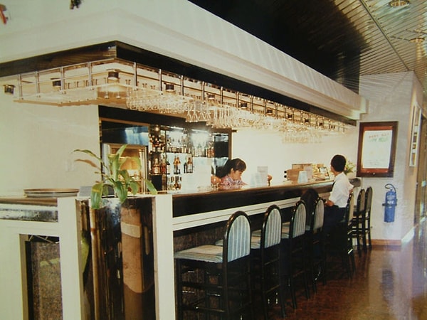 Он тоже, к сожалению, столкнулся с финансовыми проблемами и был продан Северной Корее