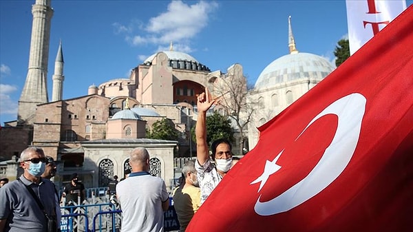 "İçinde bir medrese, mektep olsun"