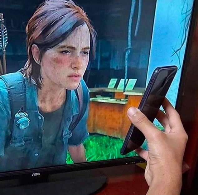 10. "Anneme telefondan komik bir şey gösteririm, 10 dakika boyunca annem:"