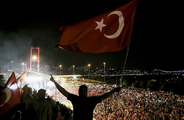 Demokrasimize karşı yapılan bu hain girişim ve şehitler 4. yılında da unutulmadı. Sosyal medyanın gündemi #15Temmuz ?