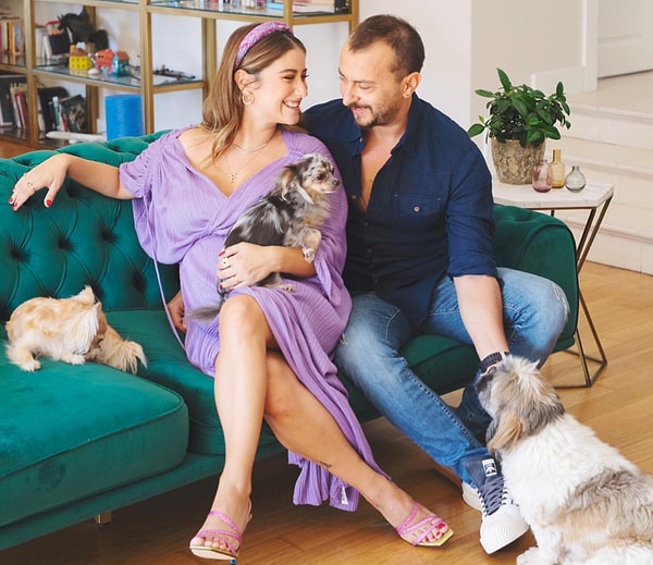 7. Хазал Кайя (29 лет) и ее муж Али Атай (44 года), женаты 1 год