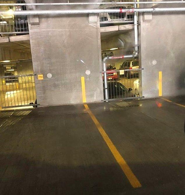 14. "İş yerimdeki araç park yerinde, kolay park yapılabilmesi için sarı çizgiler duvara kadar uzanıyor."