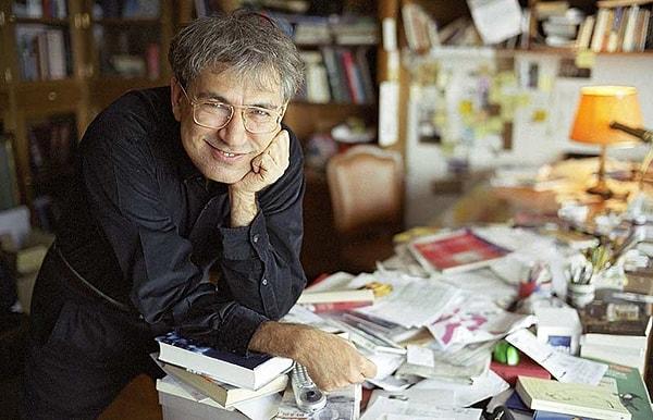 10. Orhan Pamuk, Fransa'da Benim Adım Kırmızı isimli romanıyla 'En İyi Yabancı Kitap Ödülü' aldı.